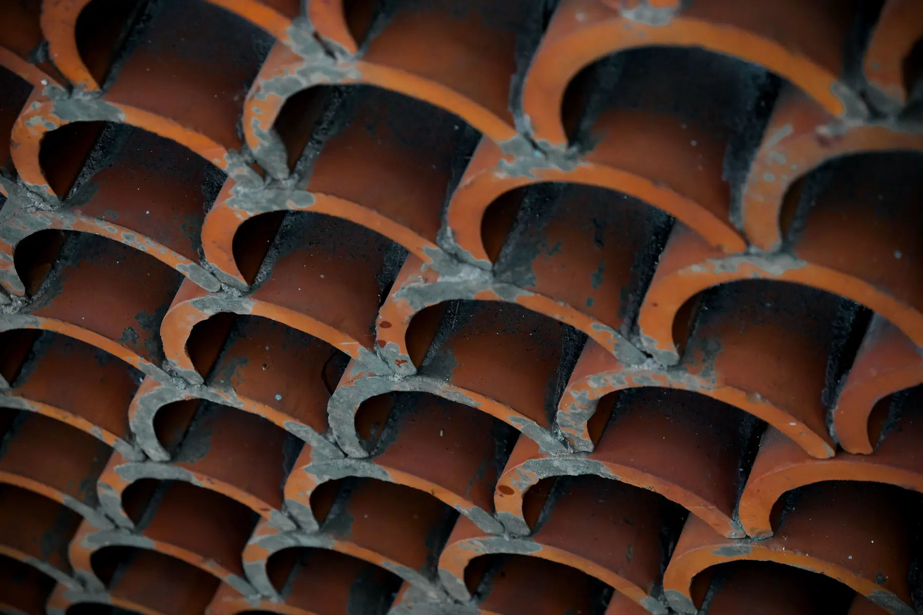 Detalle de tejas cerámicas